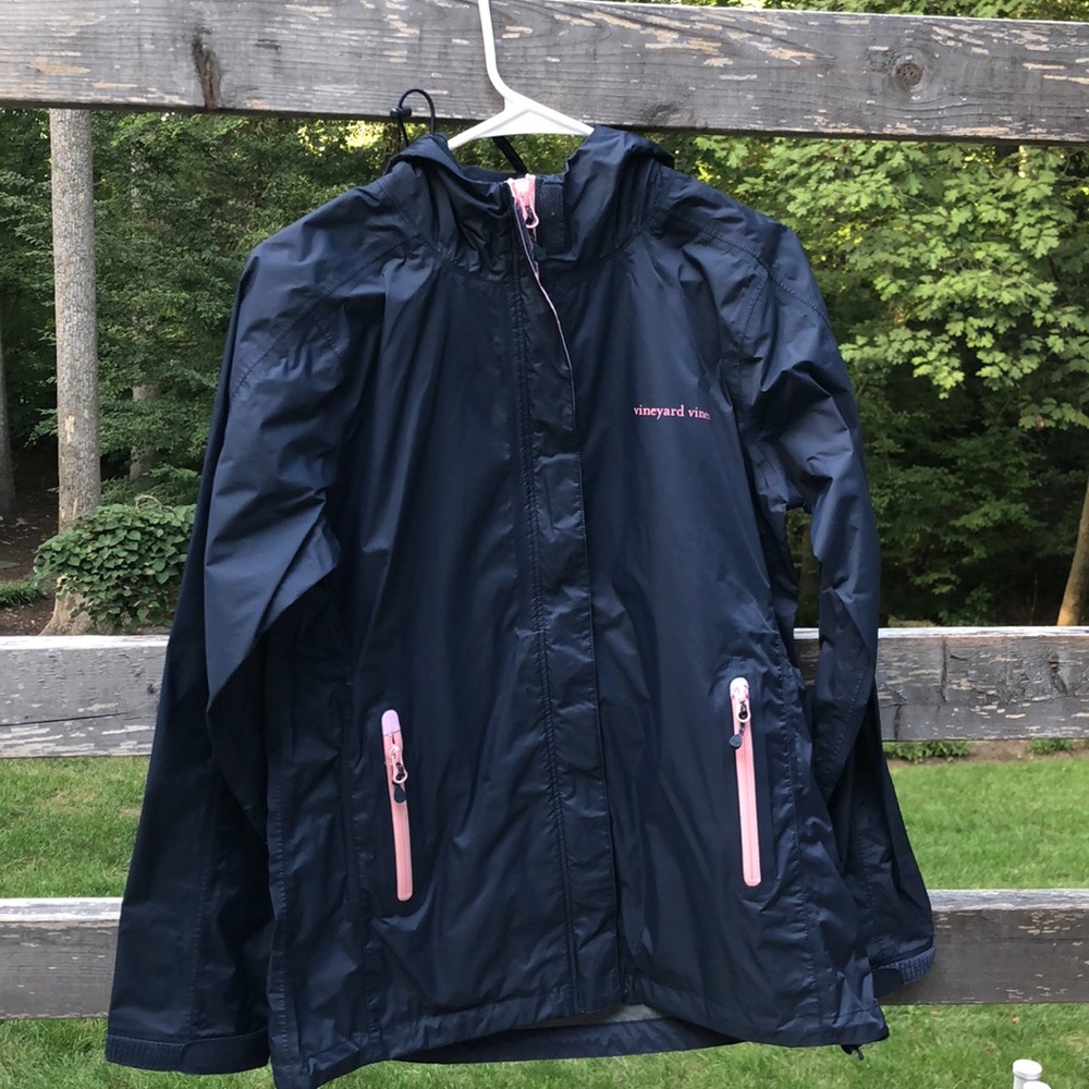 BRAND NEW Vineyard Vines Raincoat!